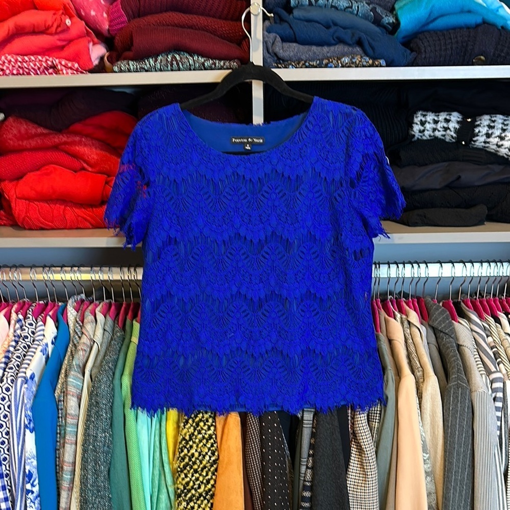 Preston & York colbalt blue short sleeve lace overlay top size S